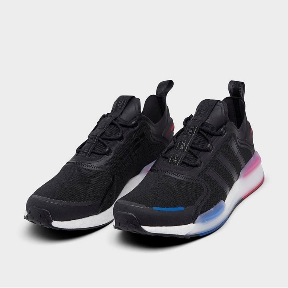 NIB Men's adidas Originals ND_ R1 V3
Casual Shoes
Size: 11.0
Color: Core Black